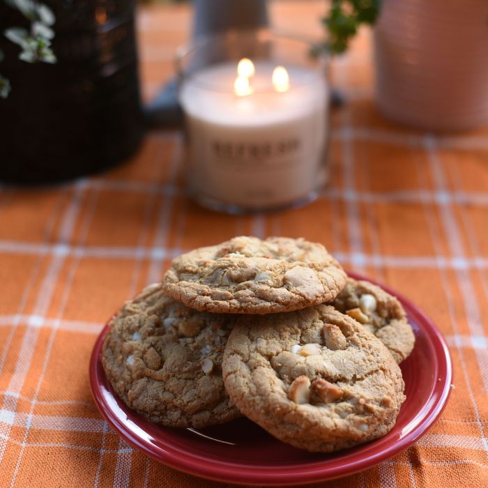 White chocolate macadamia cookies on a red plate